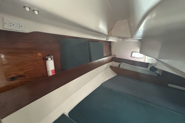 Belican 32ft Beneteau Yacht For Sale