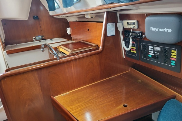 Photo of the 1996 Beneteau Oceanis 321 "Belican"