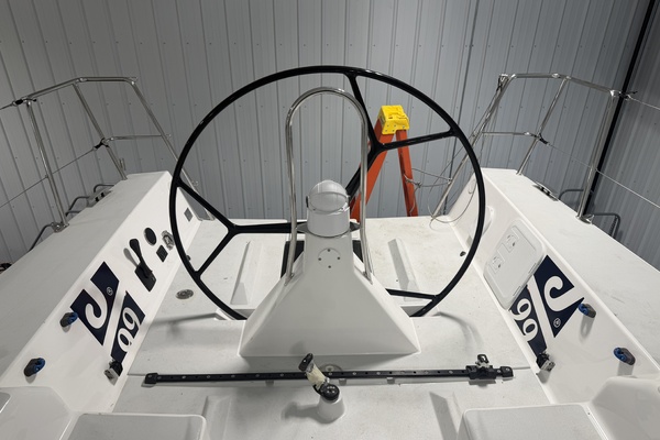 33ft J Boats Yacht For Sale