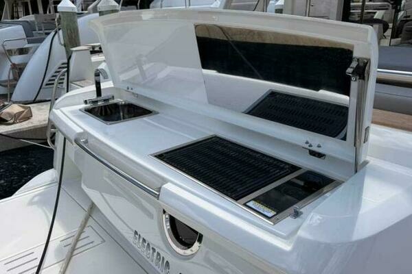 Greenline 48 Fly Hybrid Yacht For Sale