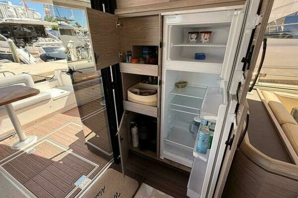Greenline 48 Fly Hybrid Yacht For Sale