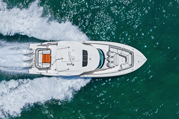 What the Hull 43ft Tiara Yachts Yacht For Sale