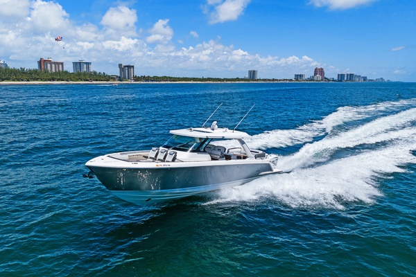 What the Hull 43ft Tiara Yachts Yacht For Sale
