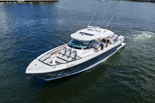 What the Hull 43ft Tiara Yachts Yacht For Sale