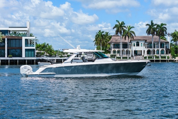 Tiara Yachts  Yacht For Sale