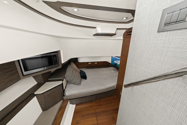 What the Hull 43ft Tiara Yachts Yacht For Sale