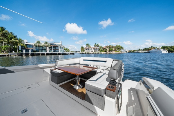 What the Hull 43ft Tiara Yachts Yacht For Sale