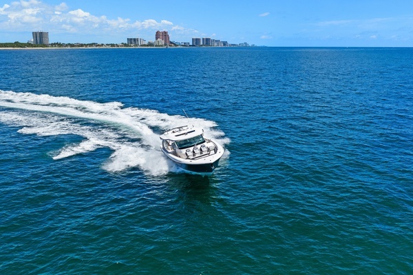 Tiara Yachts  Yacht For Sale