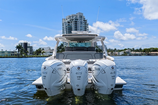 What the Hull 43ft Tiara Yachts Yacht For Sale