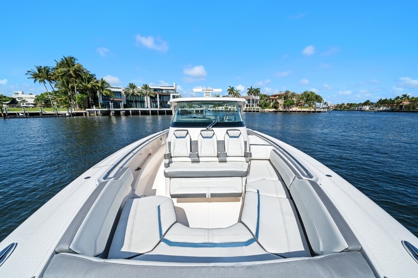 What the Hull 43ft Tiara Yachts Yacht For Sale