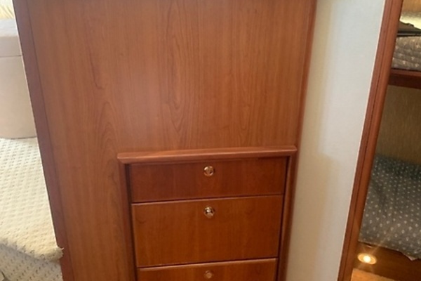 0005768844