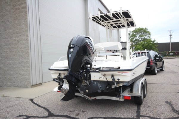 21ft Boston Whaler Yacht For Sale