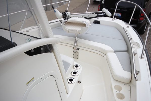 21ft Boston Whaler Yacht For Sale