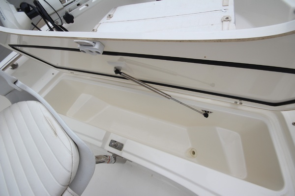 21ft Boston Whaler Yacht For Sale