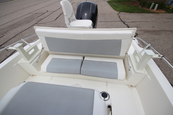 21ft Boston Whaler Yacht For Sale