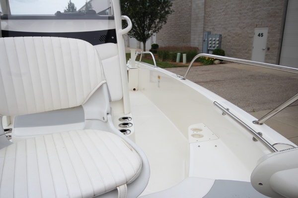 21ft Boston Whaler Yacht For Sale
