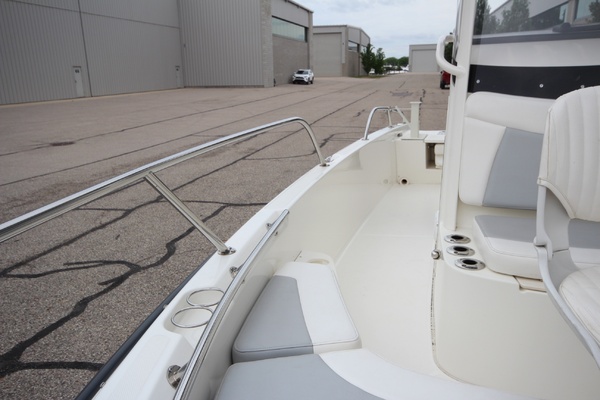 21ft Boston Whaler Yacht For Sale