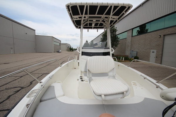 21ft Boston Whaler Yacht For Sale