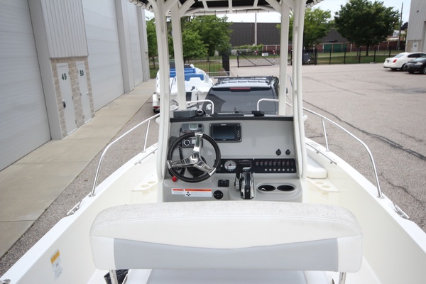 21ft Boston Whaler Yacht For Sale
