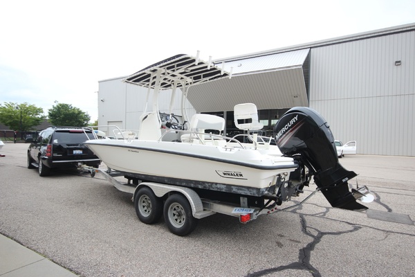 21ft Boston Whaler Yacht For Sale