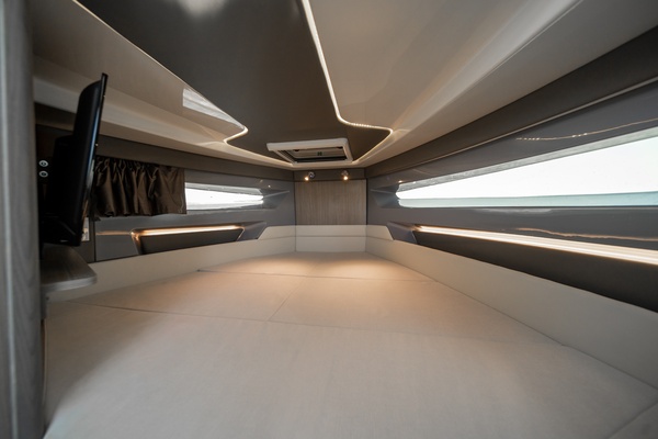 30ft Navan Yacht For Sale