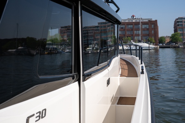 30ft Navan Yacht For Sale