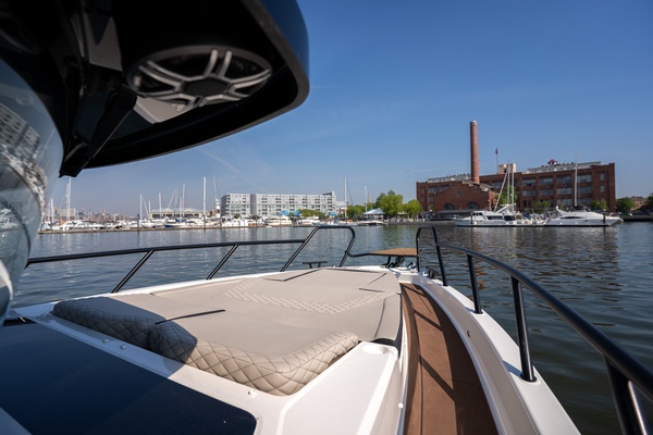 30ft Navan Yacht For Sale