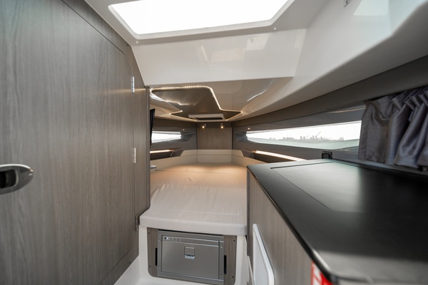 30ft Navan Yacht For Sale