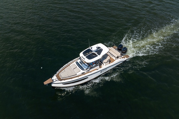 30ft Navan Yacht For Sale