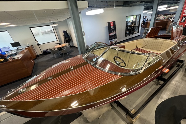 27ft Hacker Craft Yacht For Sale