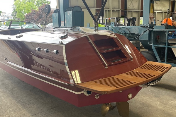 27ft Hacker Craft Yacht For Sale