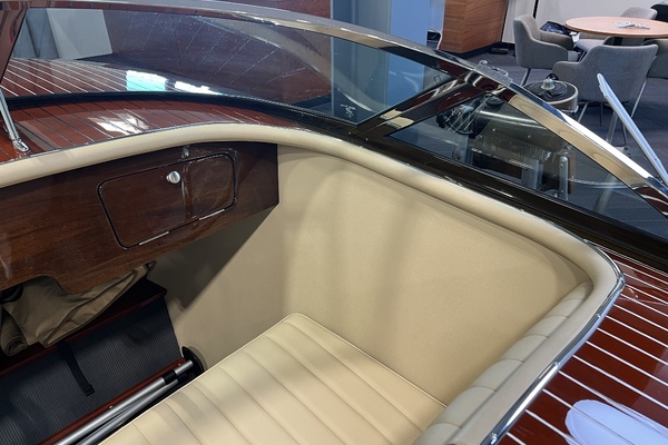 27ft Hacker Craft Yacht For Sale