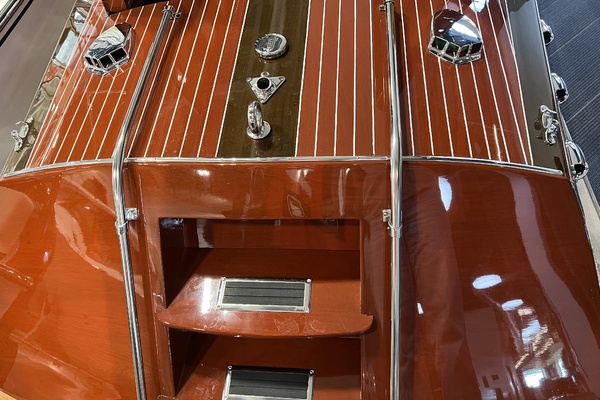 27ft Hacker Craft Yacht For Sale