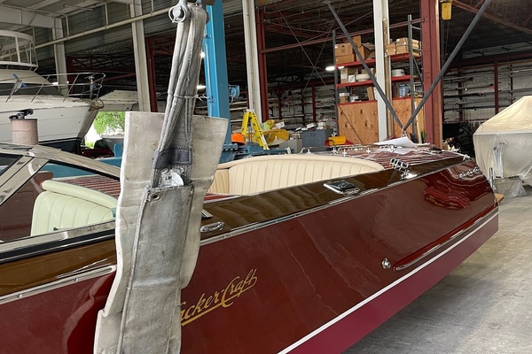 27ft Hacker Craft Yacht For Sale