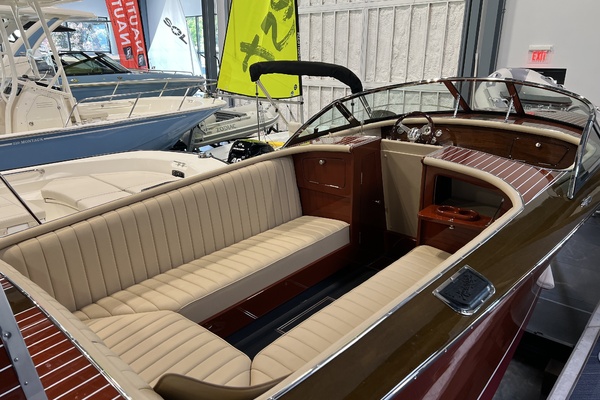 27ft Hacker Craft Yacht For Sale