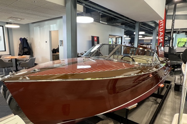 27ft Hacker Craft Yacht For Sale