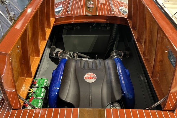 27ft Hacker Craft Yacht For Sale
