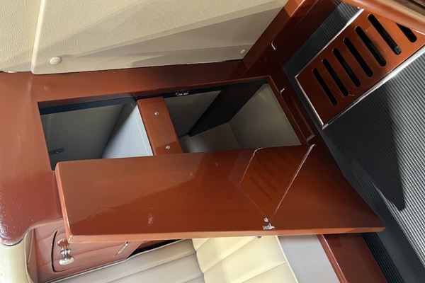 27ft Hacker Craft Yacht For Sale
