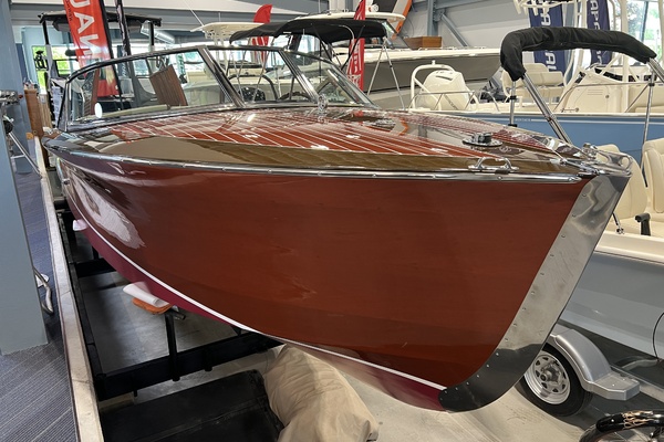 27ft Hacker Craft Yacht For Sale