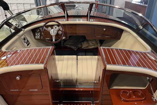 27ft Hacker Craft Yacht For Sale