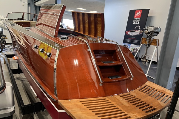 27ft Hacker Craft Yacht For Sale