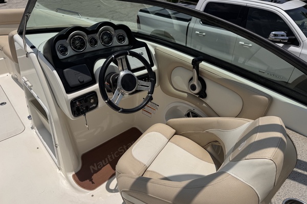 24ft NauticStar Yacht For Sale