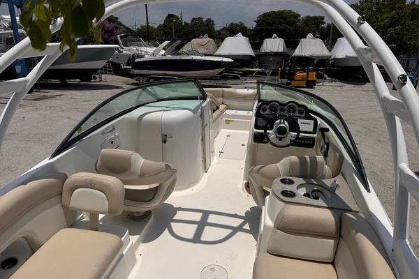 24ft NauticStar Yacht For Sale