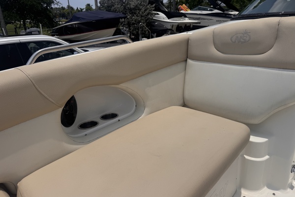 24ft NauticStar Yacht For Sale