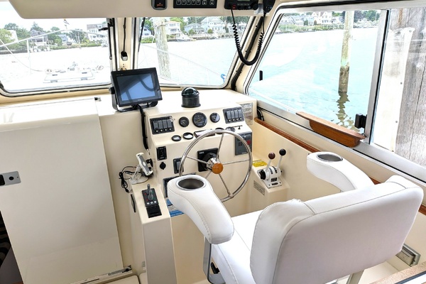 Lily Pad 32ft Atlas Yacht For Sale
