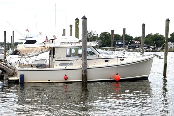 Lily Pad 32ft Atlas Yacht For Sale