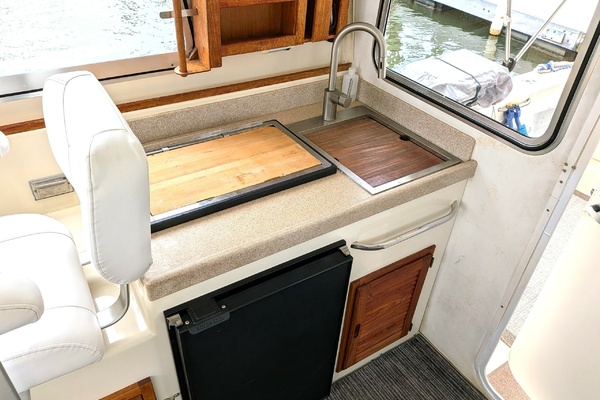 Lily Pad 32ft Atlas Yacht For Sale
