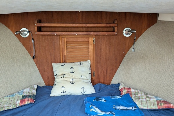 Lily Pad 32ft Atlas Yacht For Sale