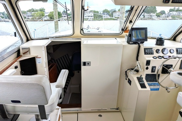 Lily Pad 32ft Atlas Yacht For Sale
