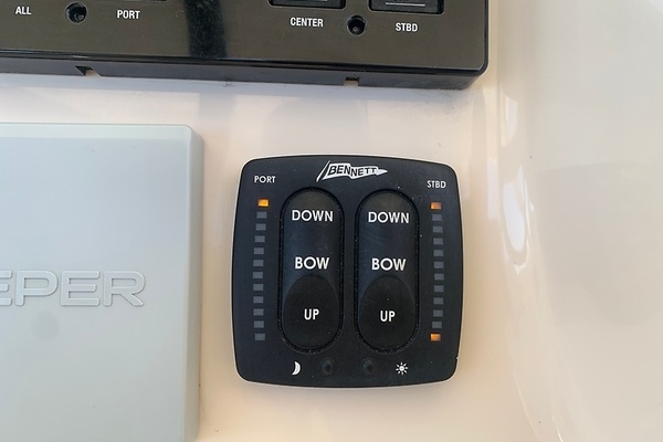 0005769489